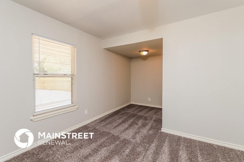 Building Photo - 450 Millwood Ln