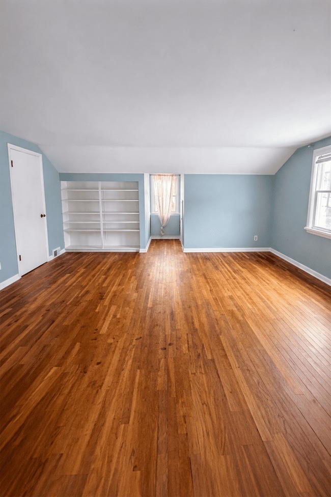 Building Photo - 4933 N Parma Rd