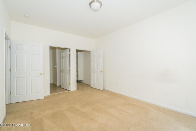Building Photo - 326 Ballston Ave
