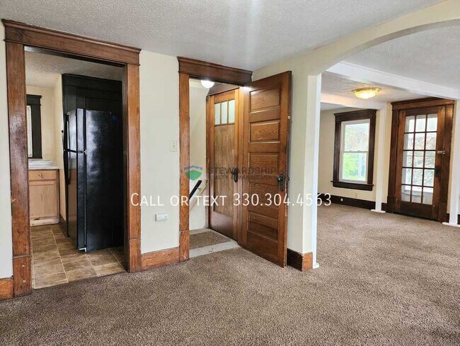 Building Photo - 897 Avon St