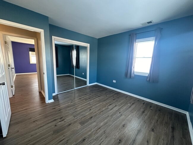 Building Photo - 33351 N Park St