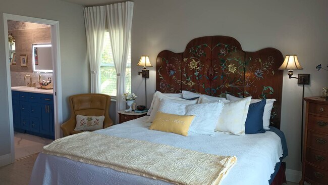 Building Photo - 1950 W Crown Pointe Blvd