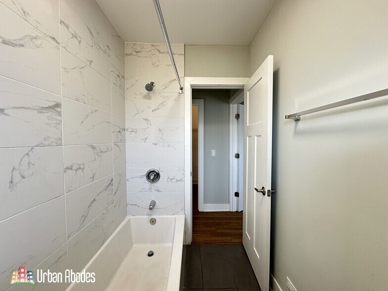 Building Photo - 730 Judson Ave