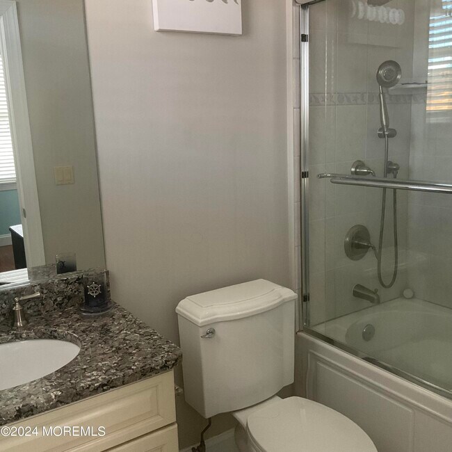Building Photo - 45 E Pampano Dr