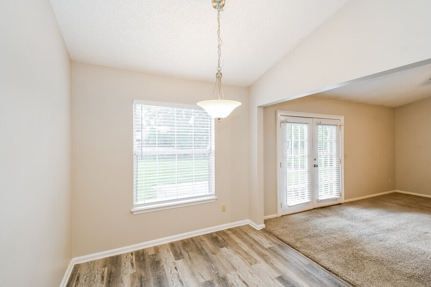 Building Photo - 3176 Chads Ct