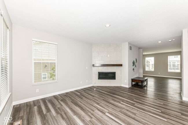 Building Photo - 6898 Sunstone Pl