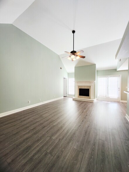 Building Photo - 420 Nathan St