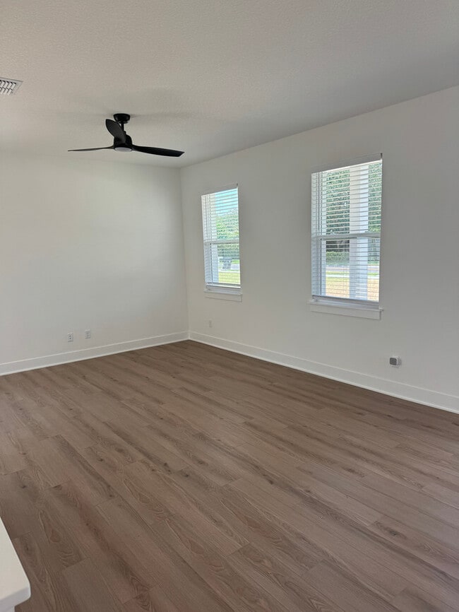 Building Photo - Brand new home