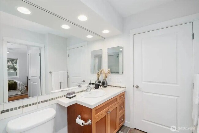 Building Photo - Seattle, WA 98107