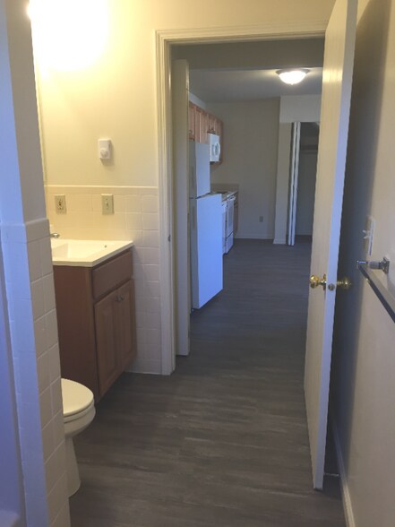 Building Photo - 3736 Carman Rd