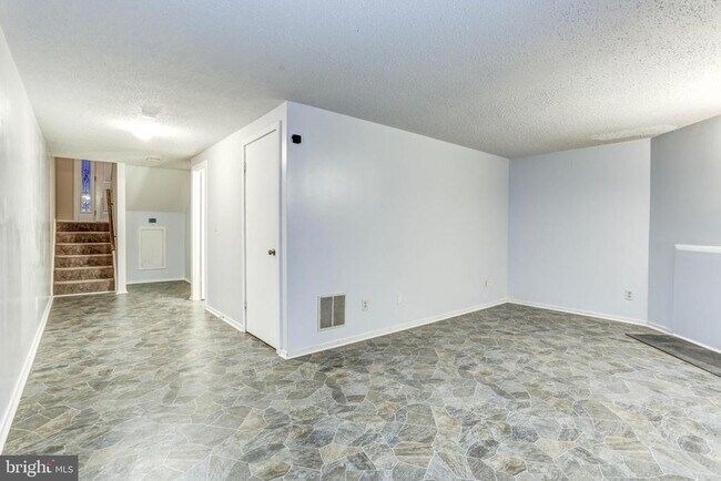 Building Photo - 20573 Summersong Ln