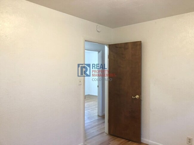 Building Photo - 3012 Butternut Dr