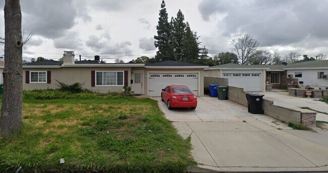 Building Photo - 3-bedrooms 2-bathrooms House for rent in Covina
