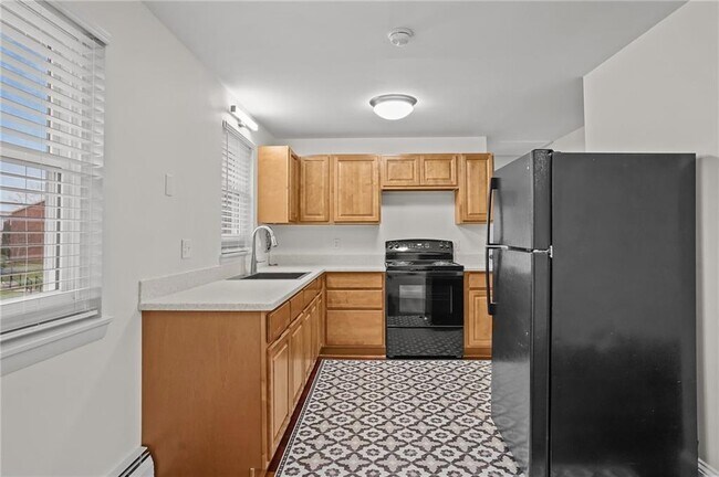 Building Photo - 70 Carroll Ave