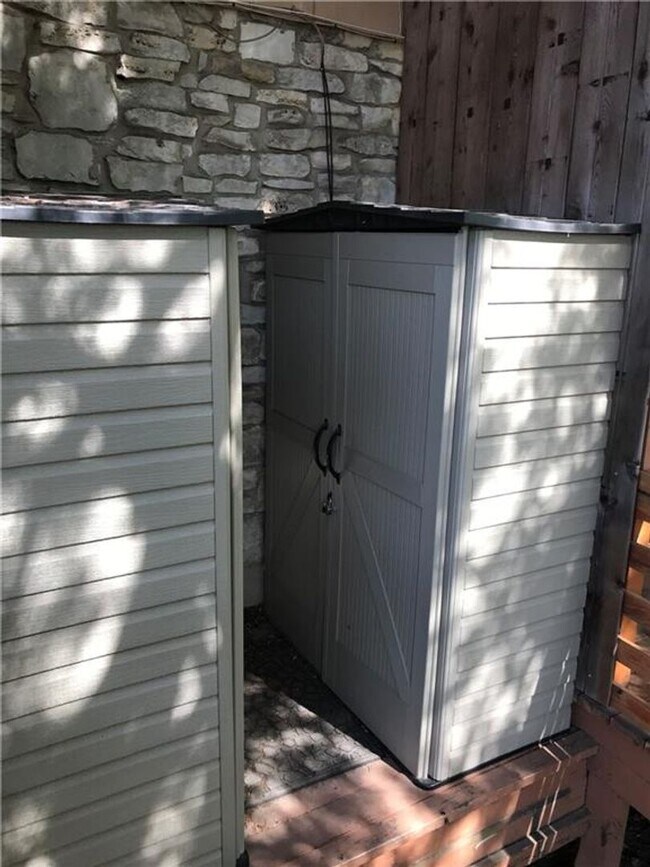 Building Photo - Blue Ridge Trail