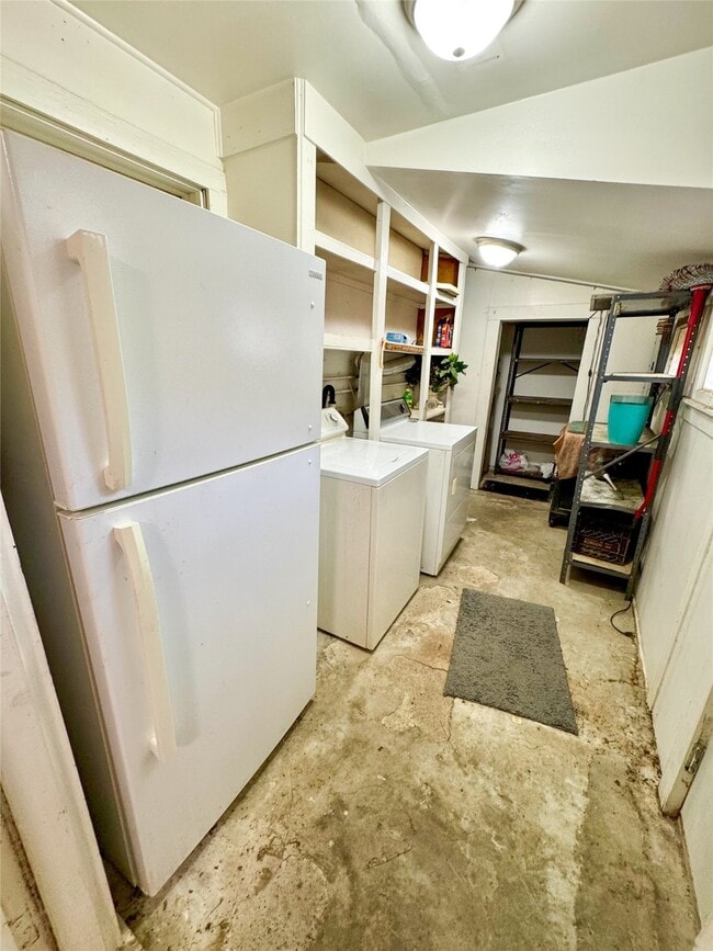 Building Photo - 2218 Chapman St