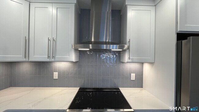 Building Photo - 34 Keith St