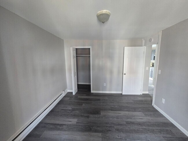 Building Photo - 430 W Turner St