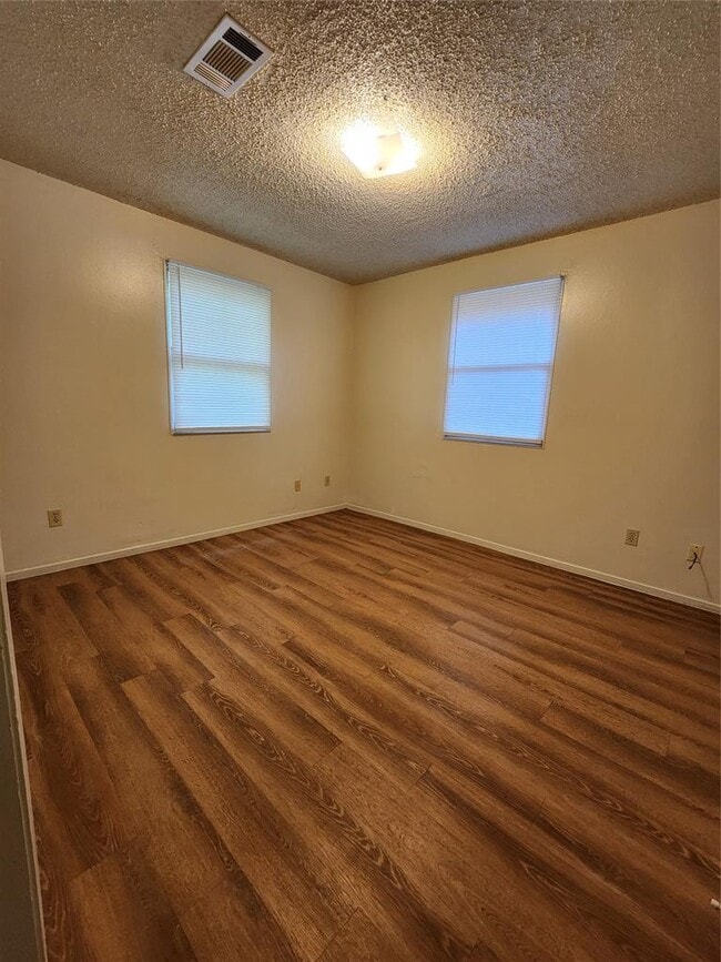 Building Photo - 6909 Cooper Ln