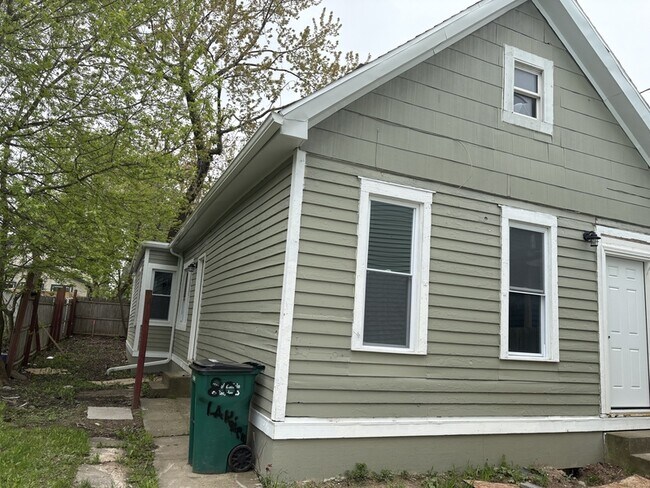 Primary Photo - 341 Massachusetts Ave