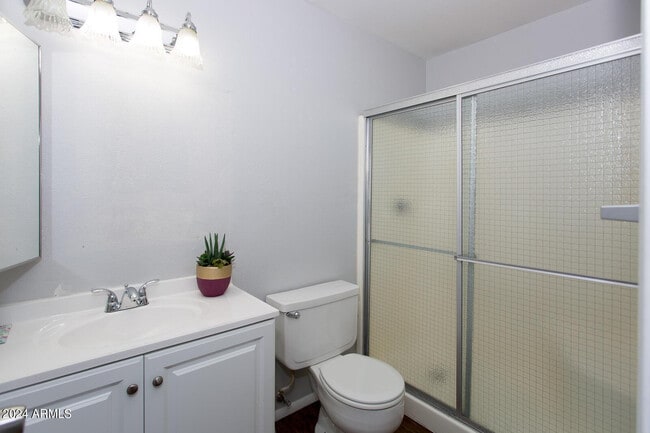 Building Photo - 7232 S La Rosa Dr