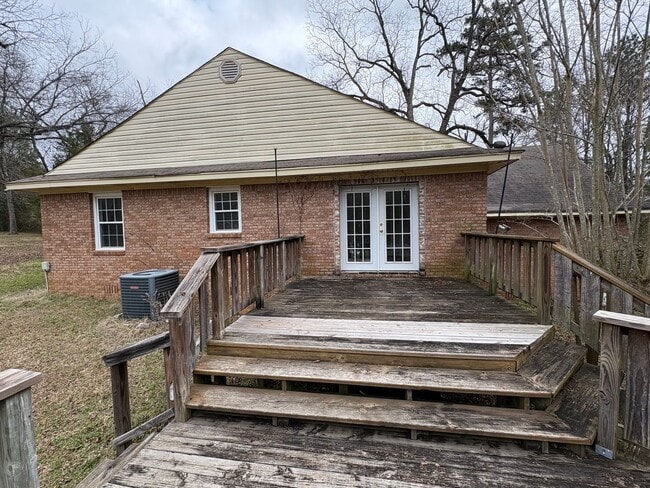 Building Photo - 3 Bed/2 Bath Home in Brandon