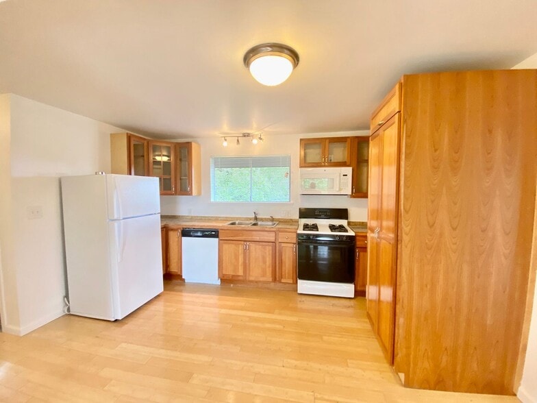 Building Photo - Letitia Ave S. (4051)