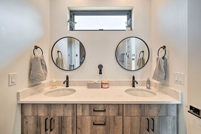 Building Photo - 30610 Boot Ct