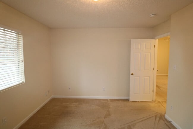 Building Photo - 2655 Stratford Lake Rd