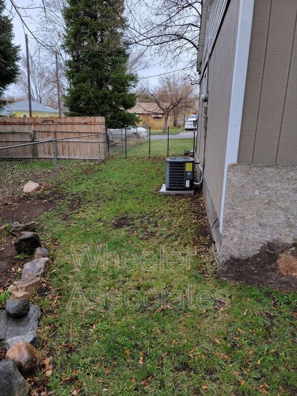 Building Photo - 1071 Sullivan Dr