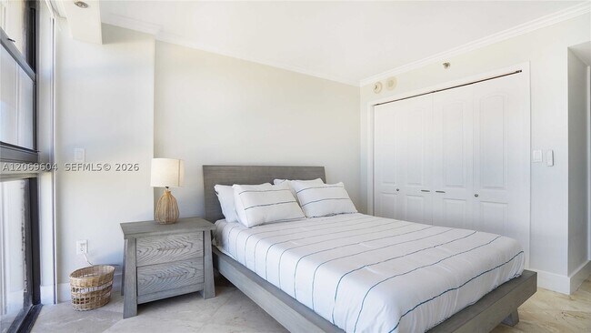 Building Photo - 5757 Collins Ave