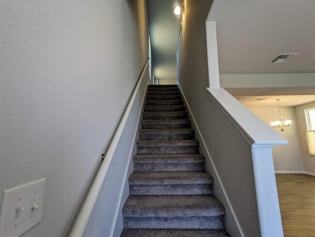 Building Photo - 196 Martha Ln