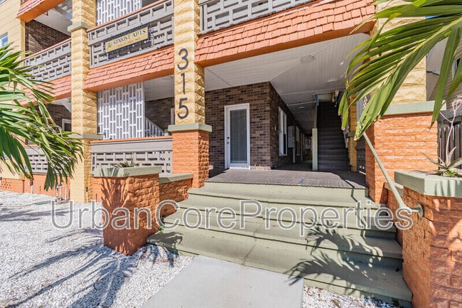 Building Photo - Sunkist Apartments