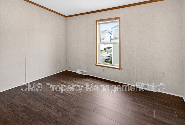 Building Photo - 15 W Redwood Ave