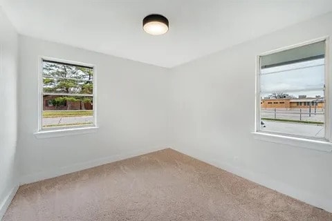 Building Photo - 1702 Bristol Ct N