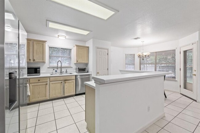Building Photo - 3301 Texas Topaz Dr