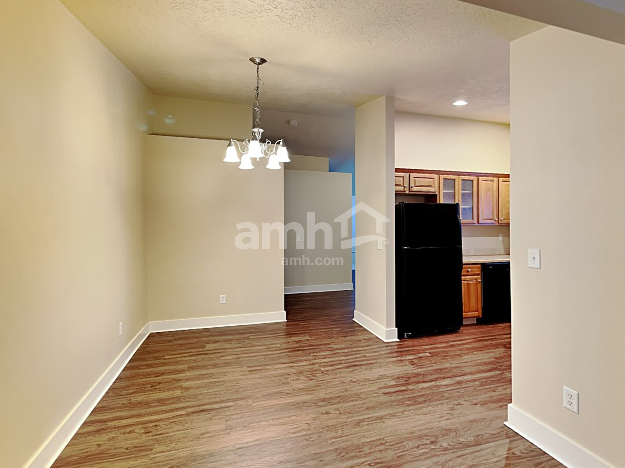 Building Photo - 9667 W Silverspring St