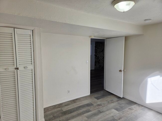 Building Photo - 1968 E 5850 S