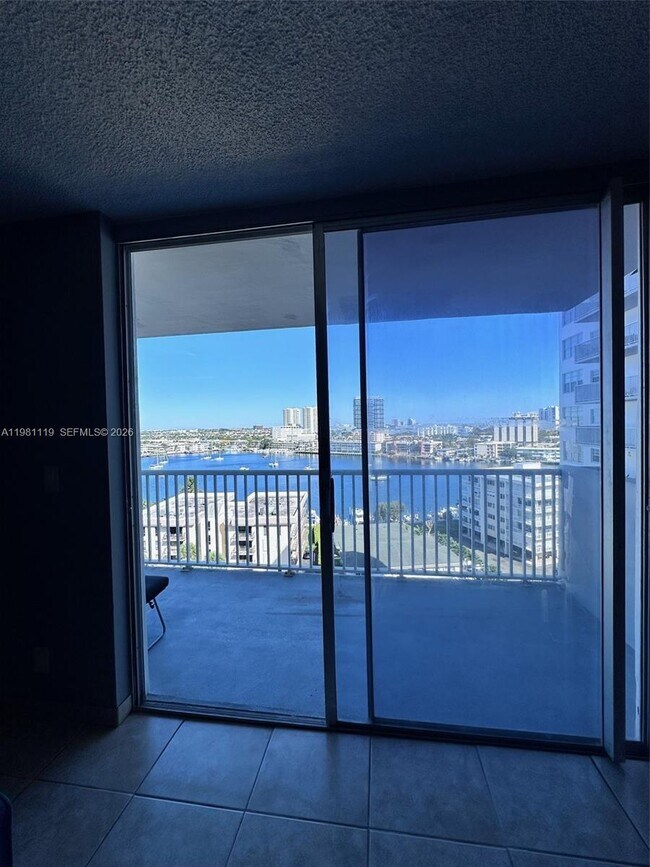 Building Photo - 137 Golden Isles Dr