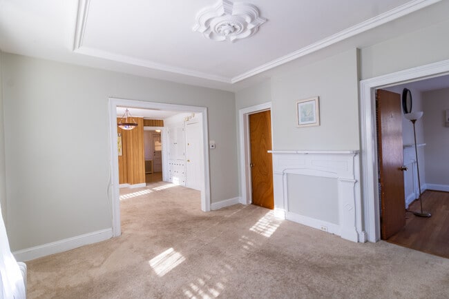 Building Photo - 16 Smith St