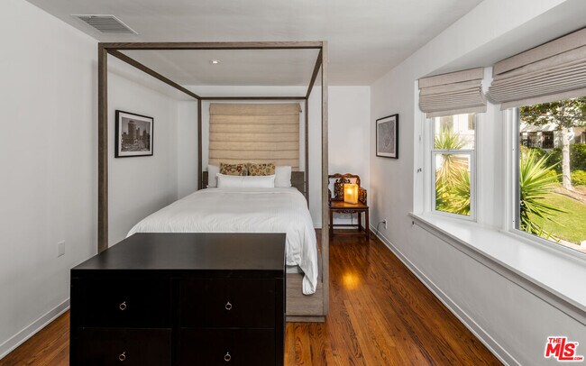 Building Photo - 1417 Queens Rd