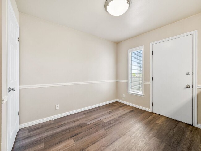 Building Photo - Cam-715 E 950 S Provo, UT 84606