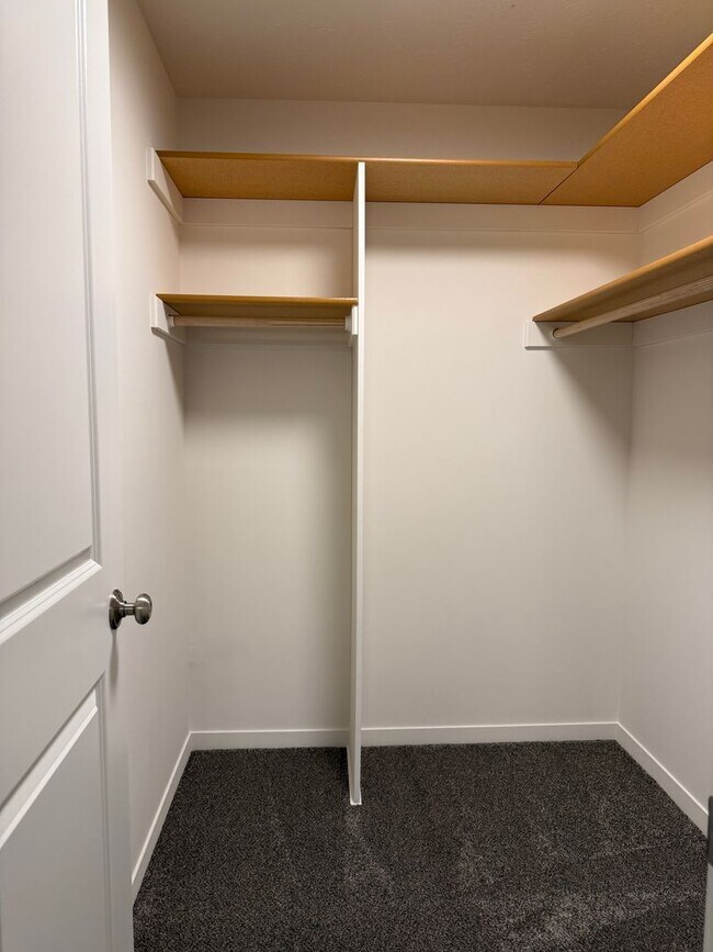 Building Photo - Brand New 2 bed/2.5 bathroom townhome in S...