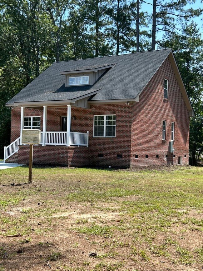 Building Photo - For Rent: Like New 3-Bedroom 2.5 Bath Home...