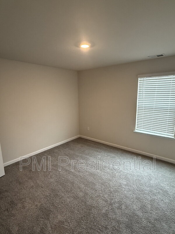 Building Photo - 11075 Chappell Crk Cir