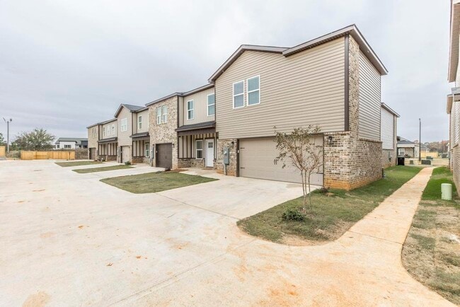 Building Photo - 316 Beau Claire Cir