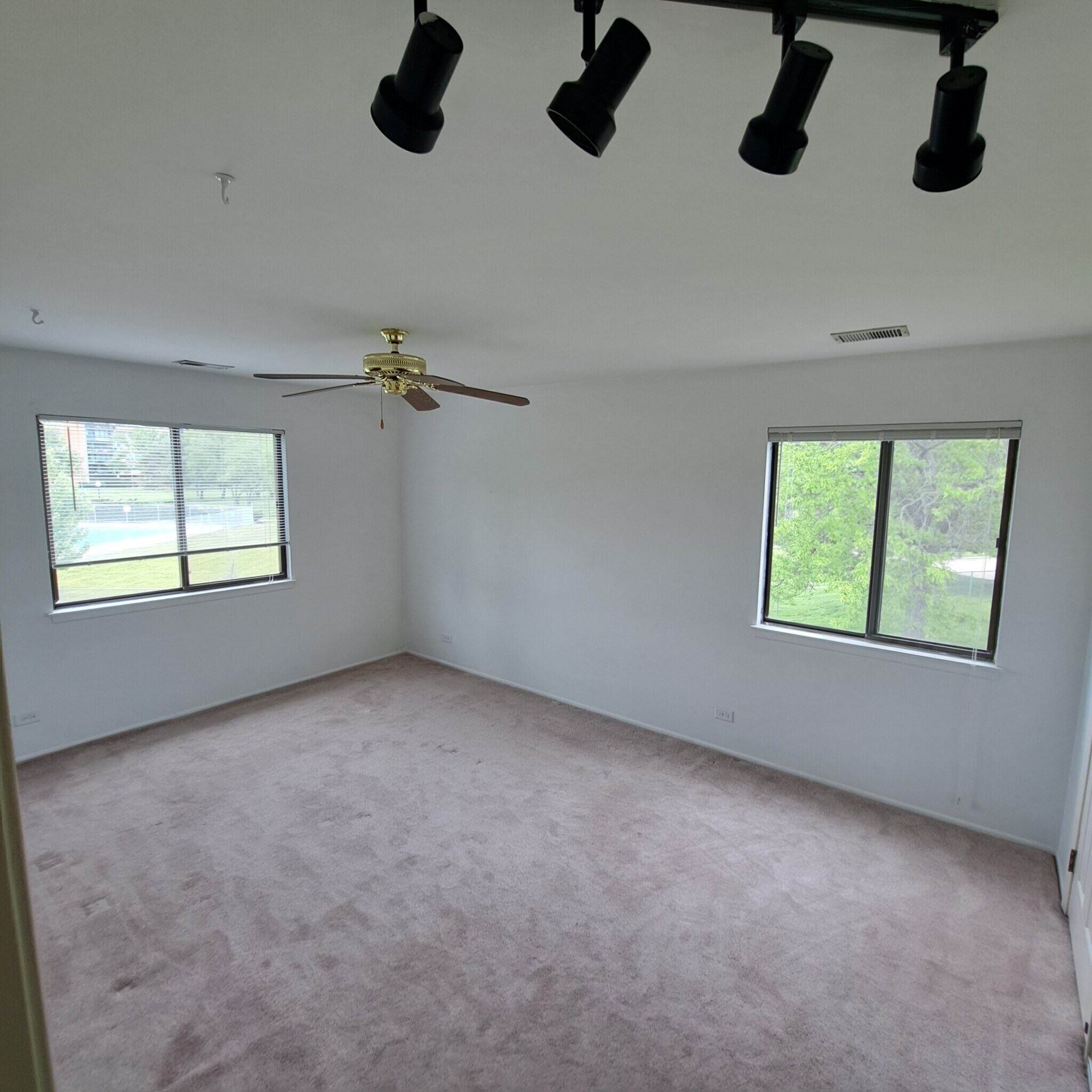master bedroom - 226 Arrowwood Ct