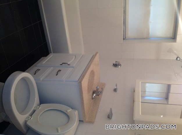 Building Photo - 127 Washington St