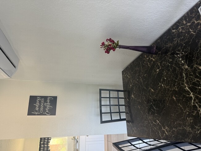 Building Photo - 797 W Mesa Verde Dr