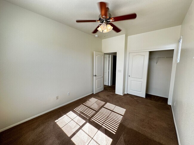 Building Photo - SKY RIDGE